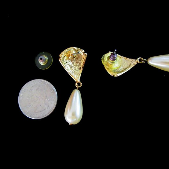 Art Deco Revival faux pearl & rhinestone dangling pierced earrings - Picture 6 of 7